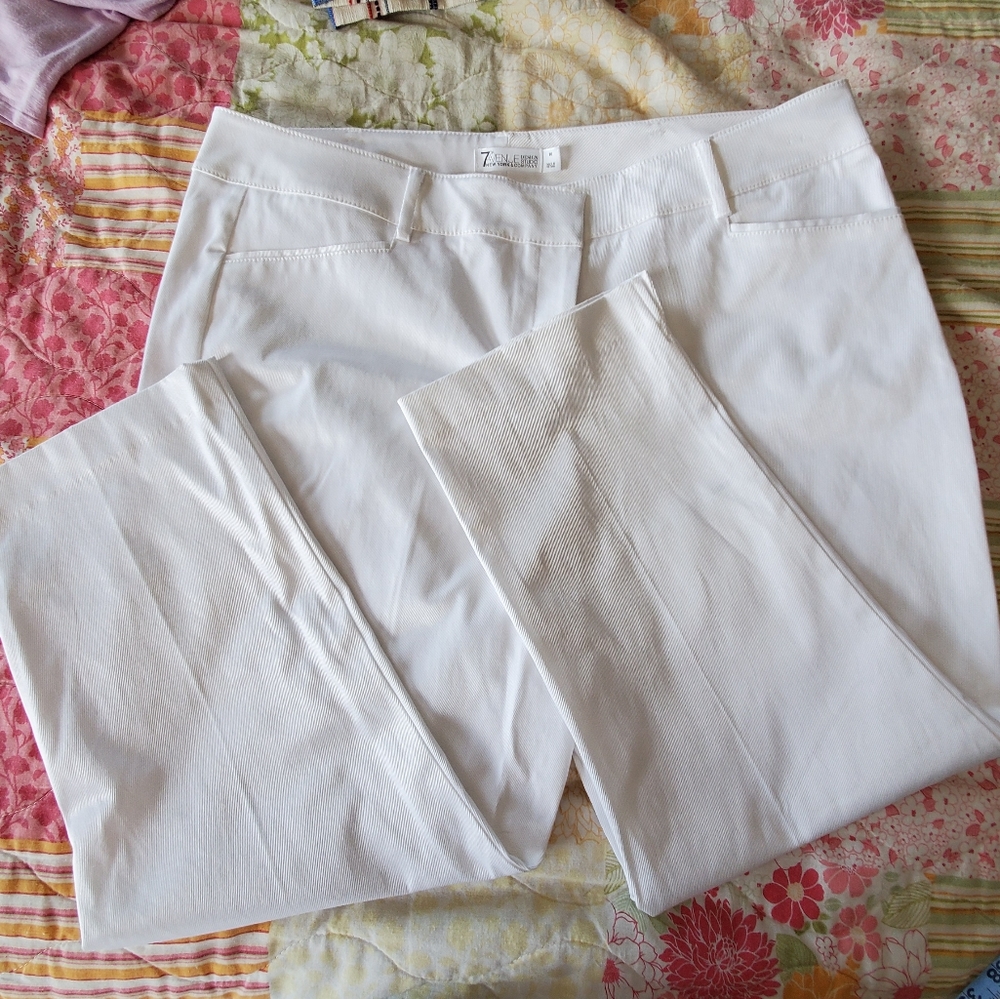 NY&CO Cotton Blend Capri Pants
